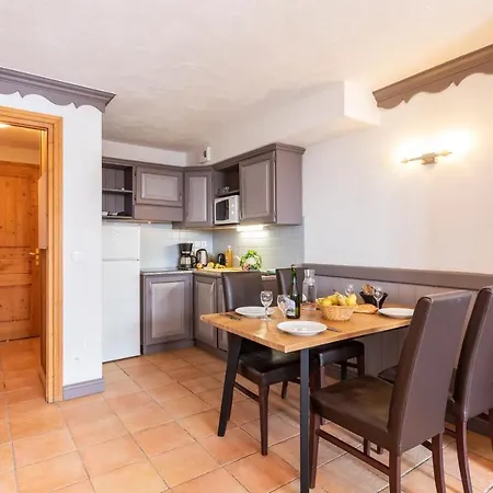 Des Neiges Plein Sud Hotel apartamentowy 4*