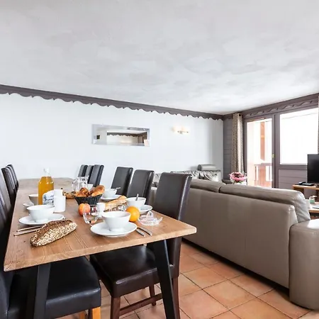 Hotel apartamentowy Des Neiges Plein Sud 4*