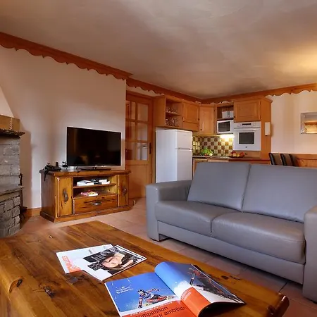 Hotel apartamentowy Des Neiges Plein Sud 4*