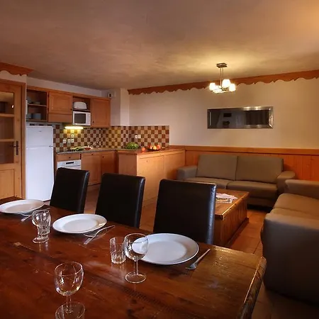 Hotel apartamentowy Des Neiges Plein Sud 4*