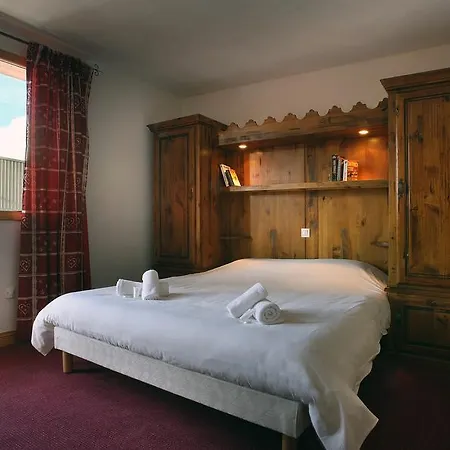 Hotel apartamentowy Des Neiges Plein Sud